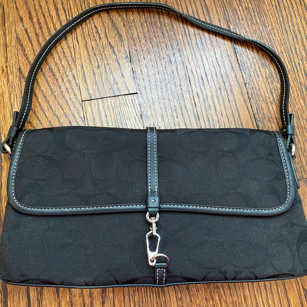 Shoulder Bag In Signature Black Jacquard